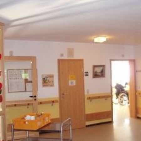 zwei Männer, die Schach spielen